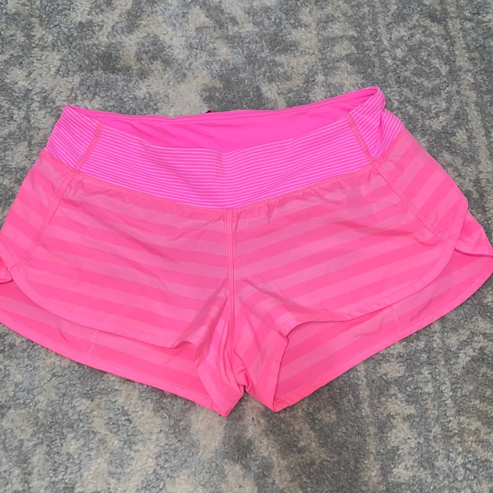 Lululemon Speed Short • size 6 • 2.5” inseam